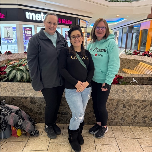 Live show flyer!!! MUST BE GREEN 💚💚TO BE SEEN!! Drop 2 in the blue!!! - Picture 5 of 12